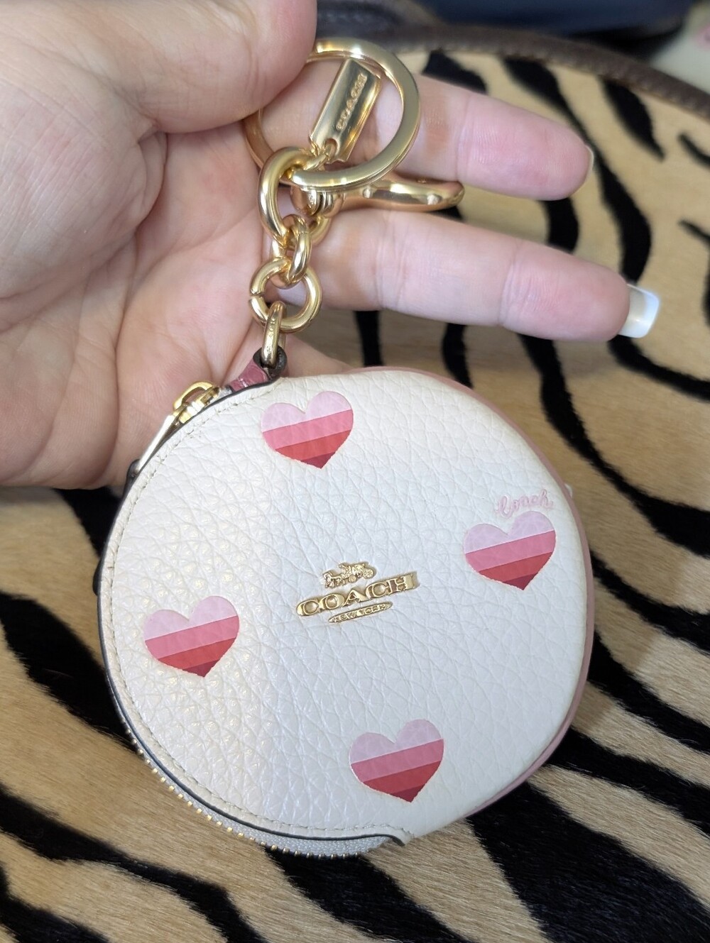 Nwot RARE  Coach 🩷 Leather Heart Accent Round Coin Pouch Keychain